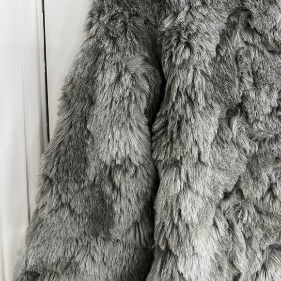 Gray Fur Coat Women’s Winter Faux Fur Jackets Plush Teddy Style Pockets Size 4 - Picture 5 of 10
